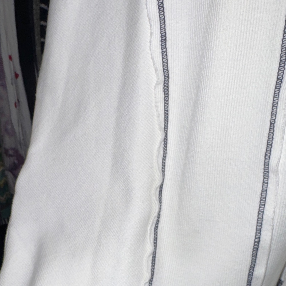 EC Pilcro White tank with navy stitching with Pocket sz M - Picture 6 of 9